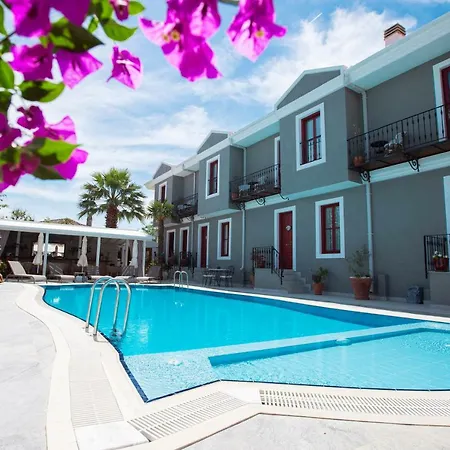فندق Kapya Cunda 3*
